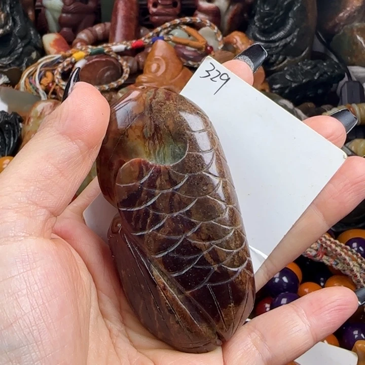 未镶嵌透闪石质玉珠宝奇石