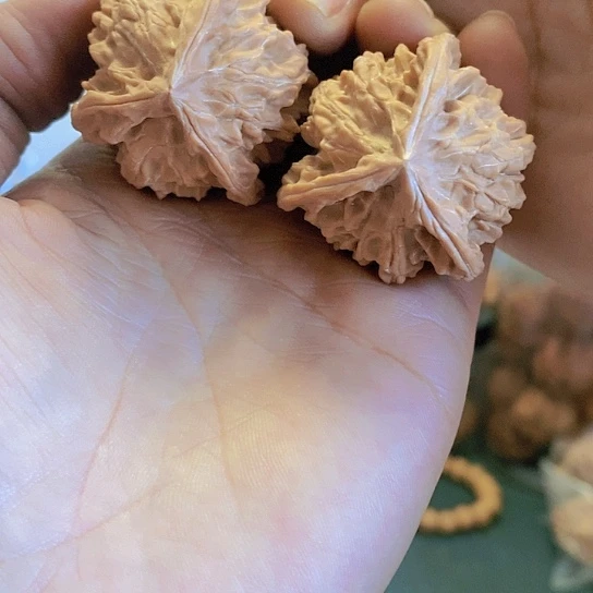 【闪购商品】把件文玩核桃37盘山三棱