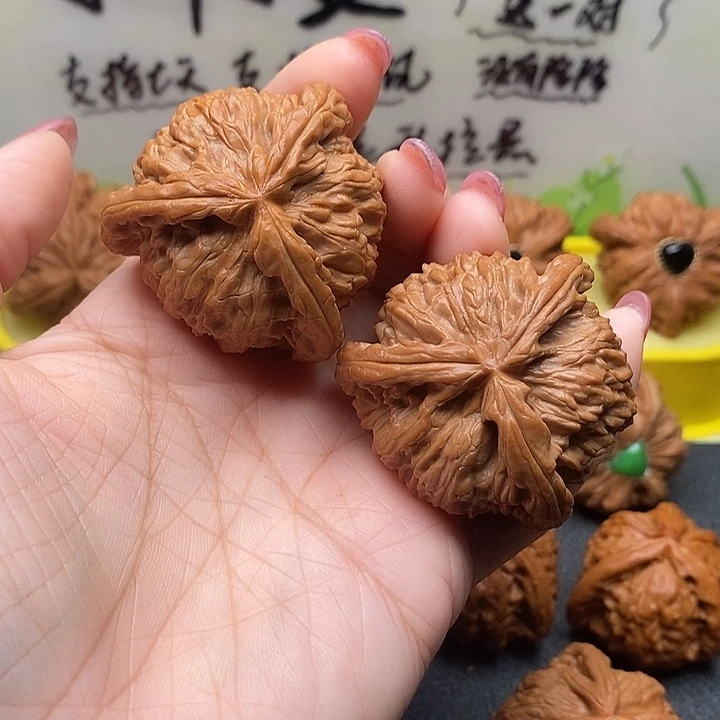 A***睛核桃43拼接白狮子