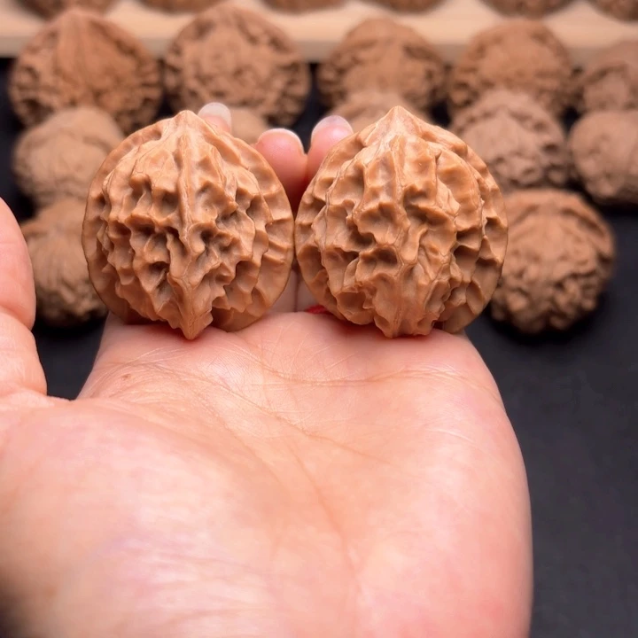 文玩核桃把件37龙鳞