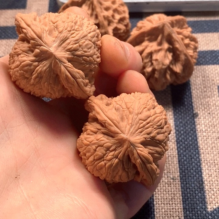 吊坠文玩核桃全品泥鳅背