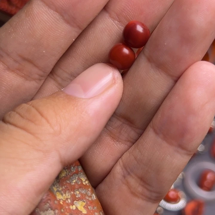 阿***血南红玛瑙未镶嵌手链