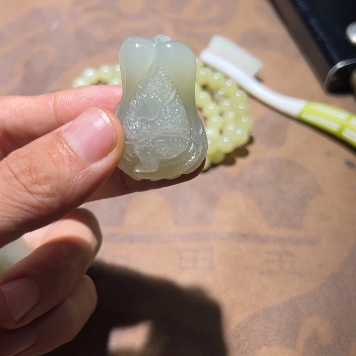 和田玉（糖玉）未镶嵌车挂电*人