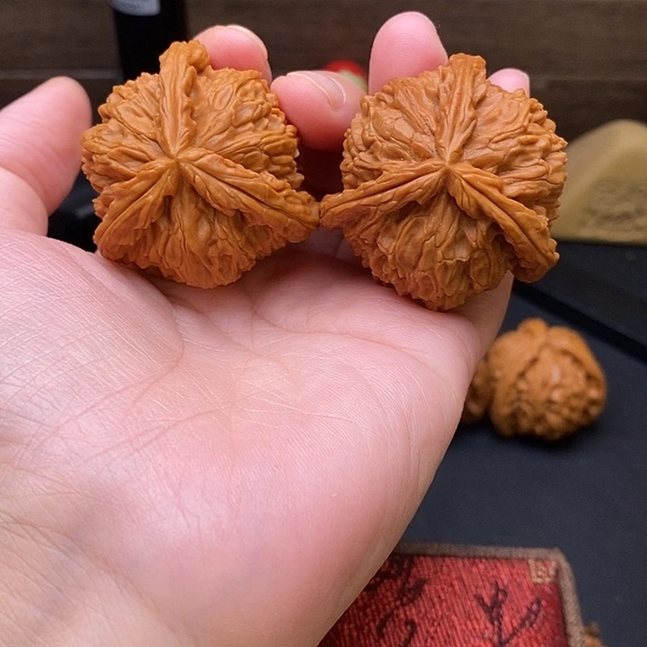 刘***源把件文玩核桃白奔