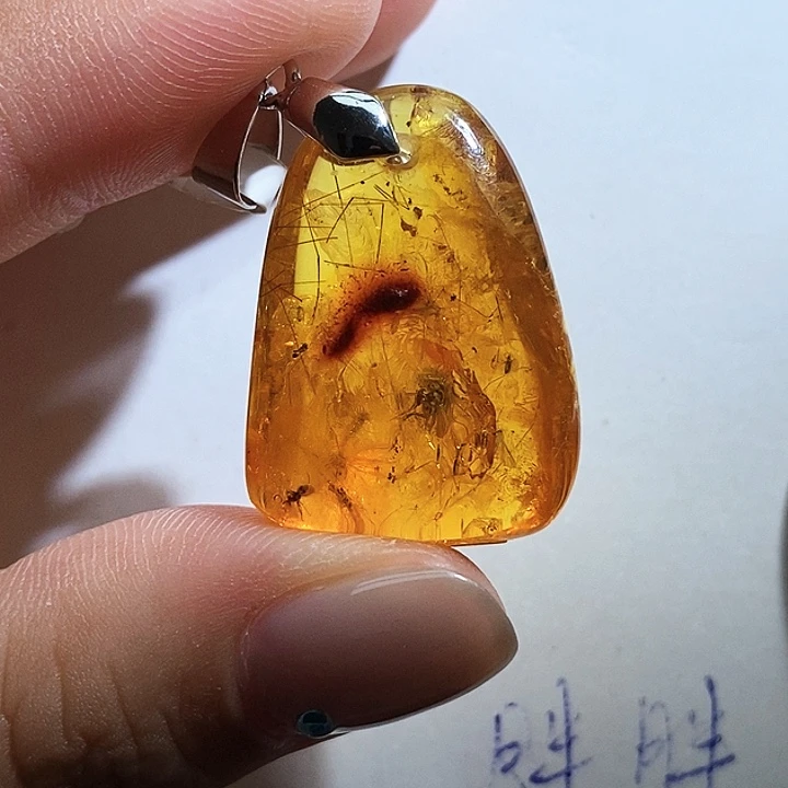 未镶嵌颈饰琥珀琥珀虫珀福利吊坠
