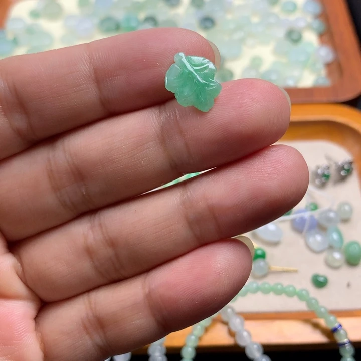 颈饰未镶嵌翡翠天然A货翡翠