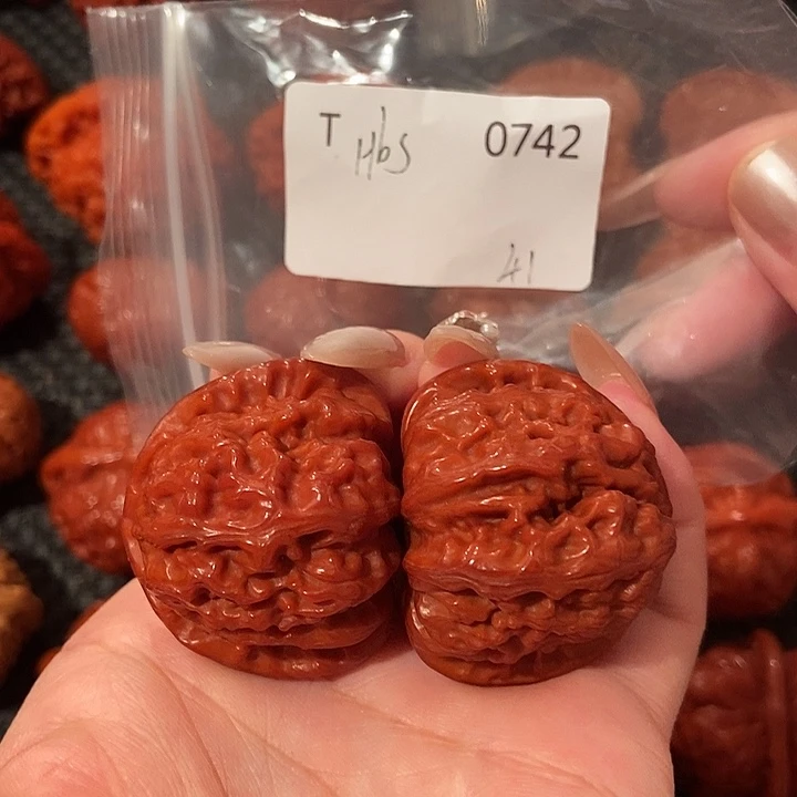 好***鱼文玩核桃吊坠白狮子41