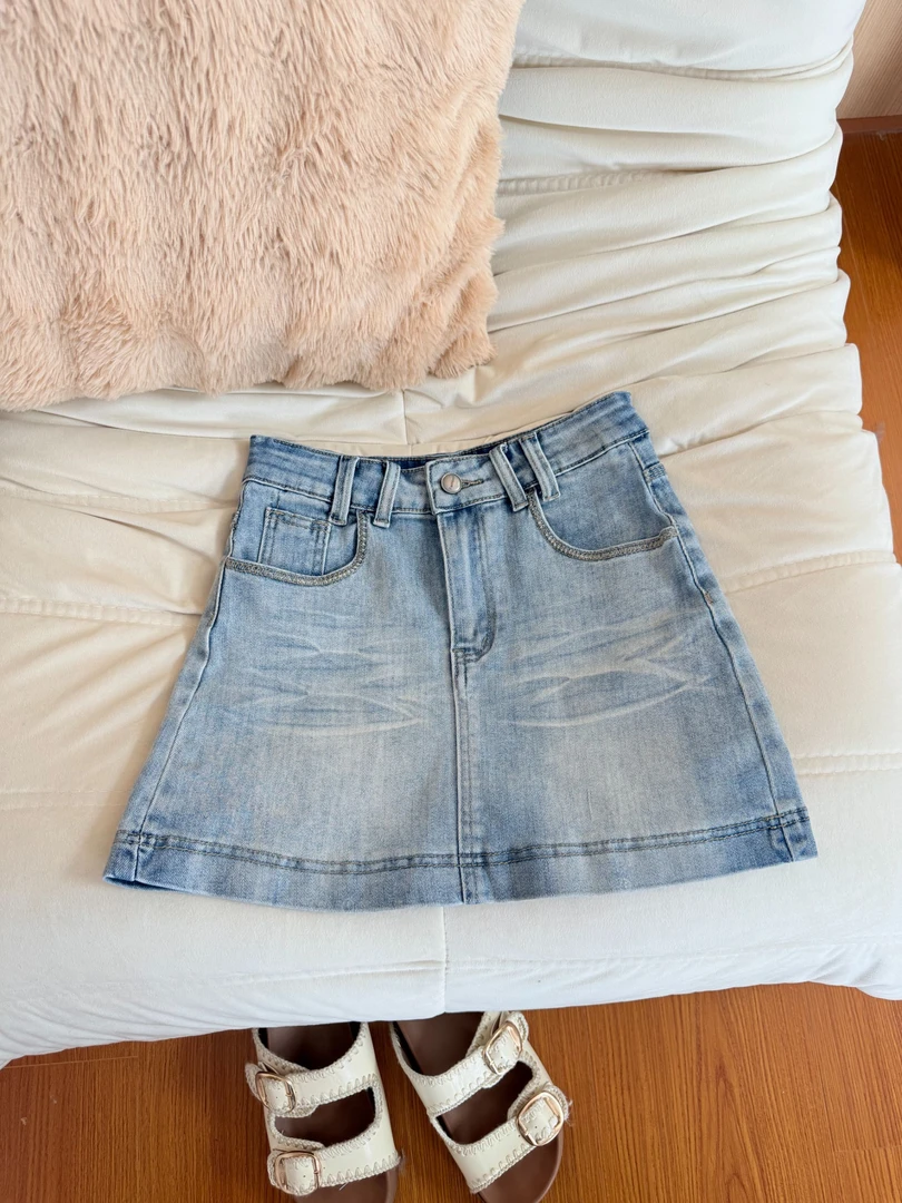 QiQi【风景线】欧货站弹力百搭牛仔短裙三分裙A字版防走光显瘦-8309