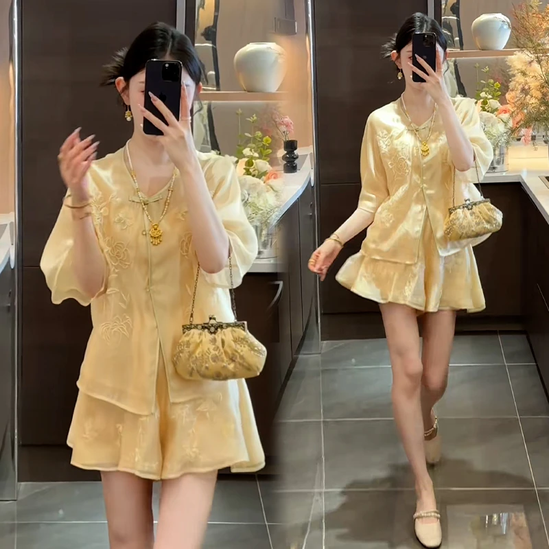 休闲新中式套装女2025年夏季新款设计感盘扣上衣阔腿短裤两件套潮