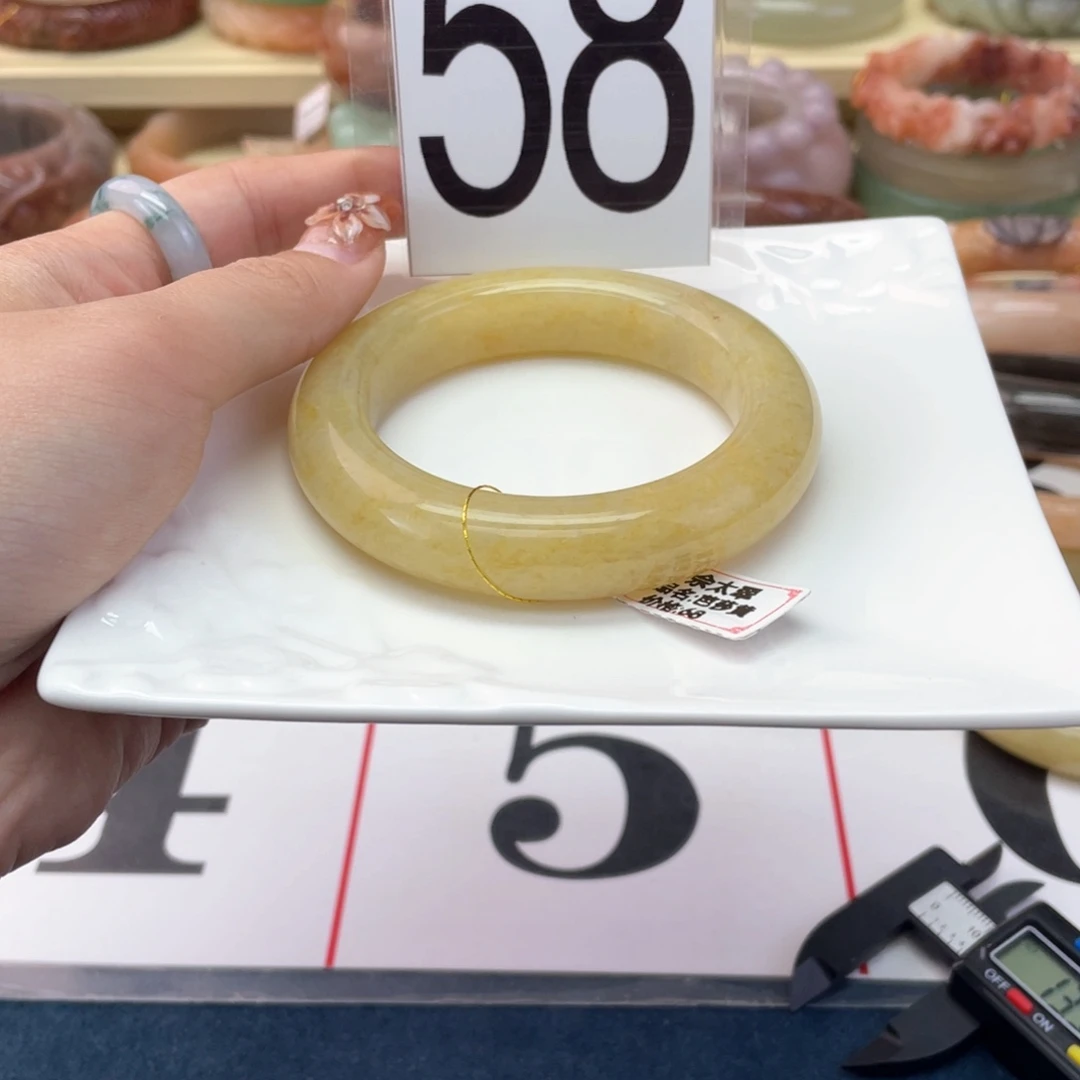 石英质玉未镶嵌手镯