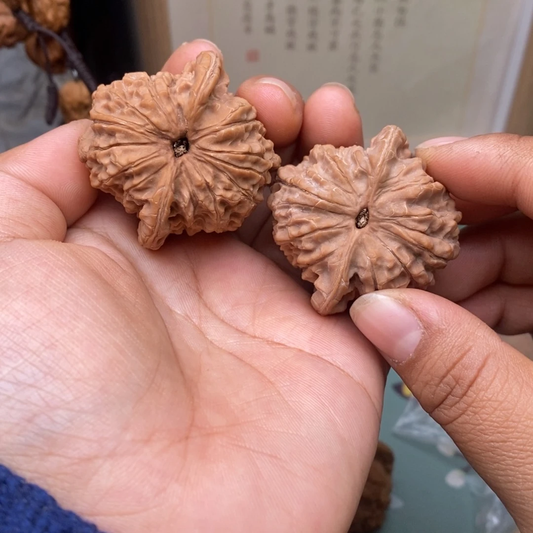 文玩核桃把件41血麒麟