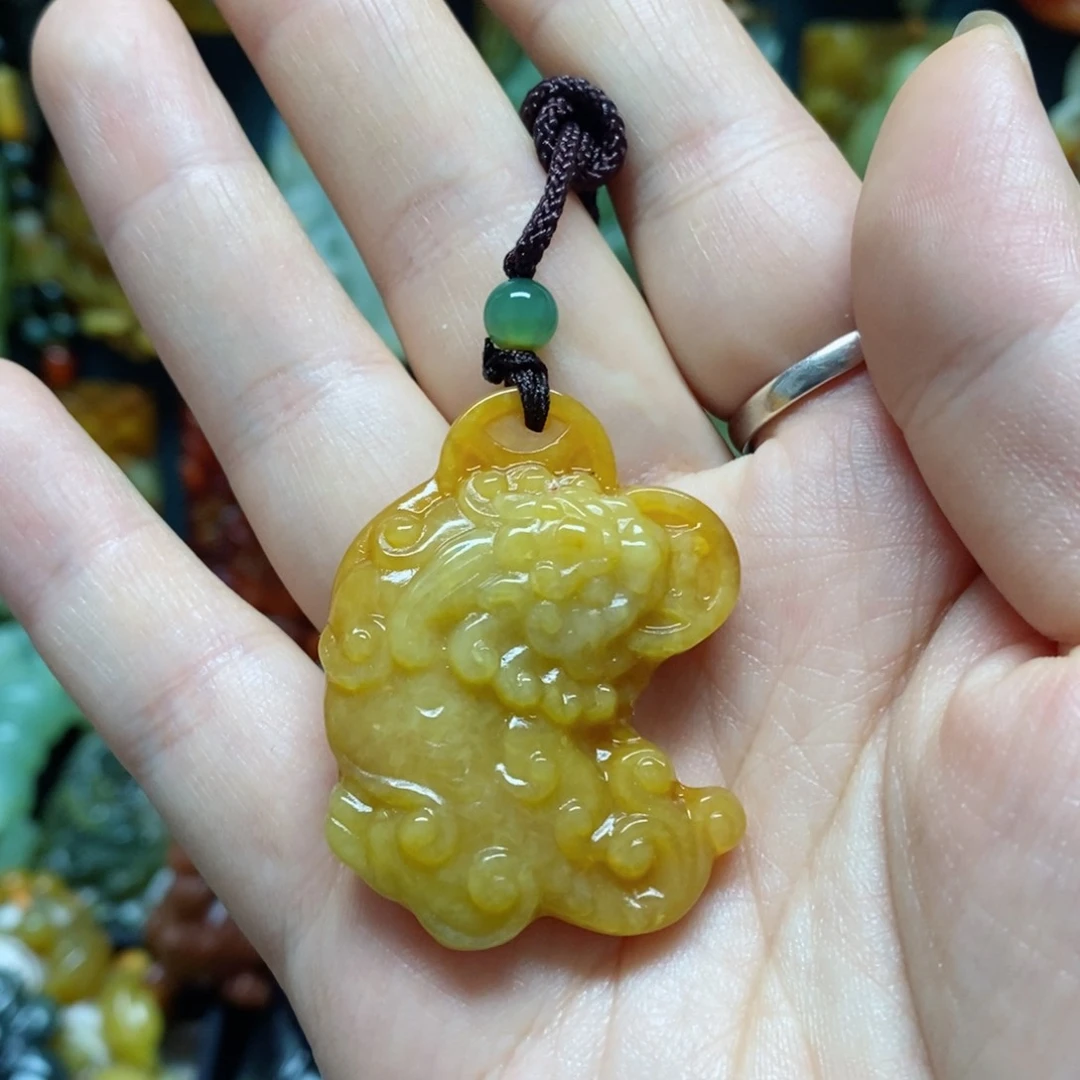 岫玉未镶嵌吊坠(赠链)