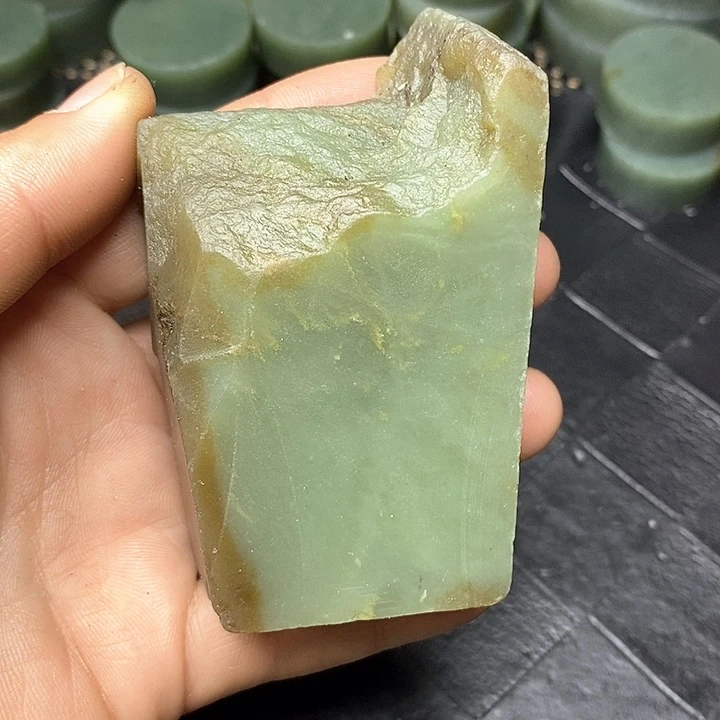 和田玉毛料未镶嵌