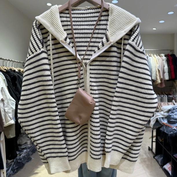 【胖胖卿】大码韩系超厚实毛衣外套