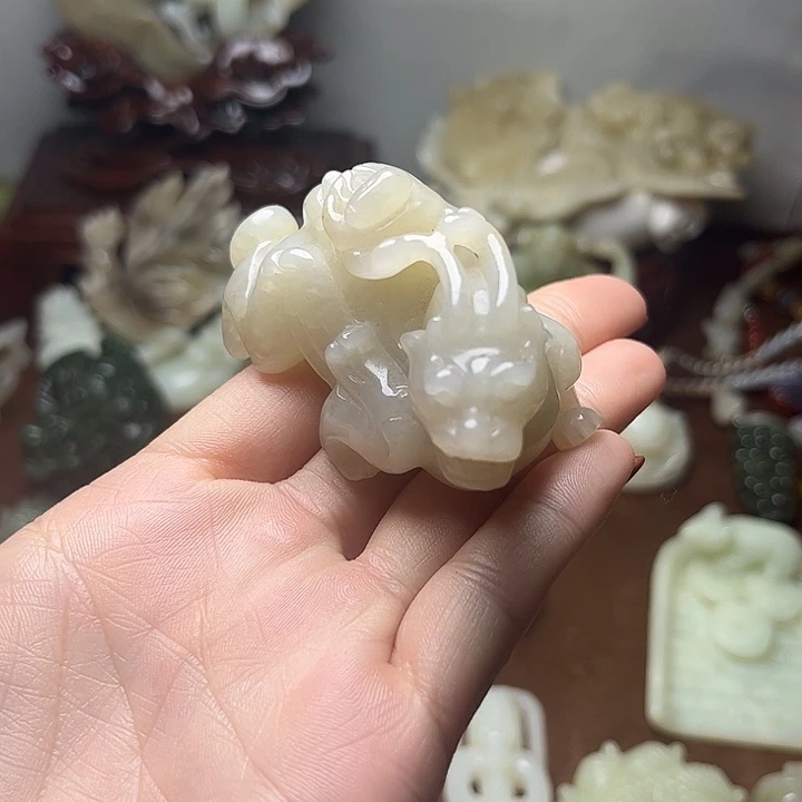 和田玉（糖玉）未镶嵌颈饰