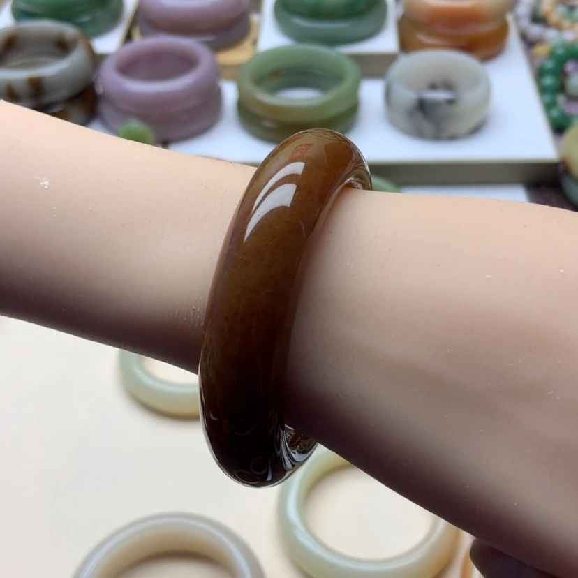 【闪购商品】未镶嵌手镯石英岩玉