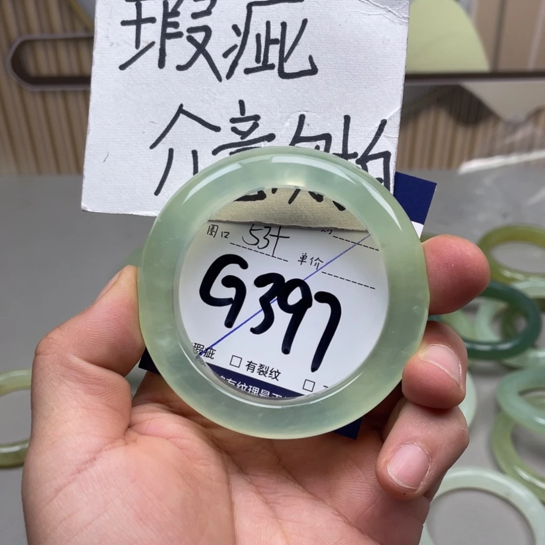 岫玉手镯手镯未镶嵌