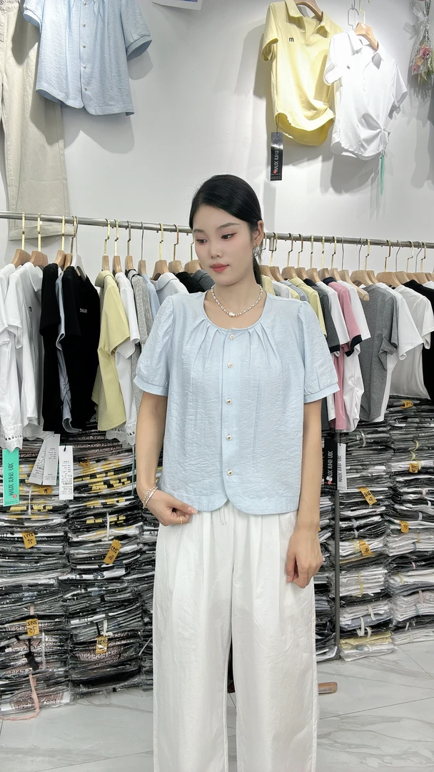 夏季百搭显瘦时尚珍珠扣圆领短袖2571