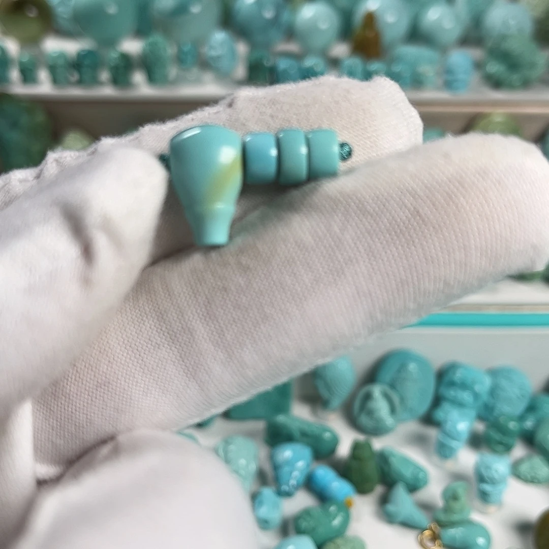 绿松石未镶嵌珠宝奇石