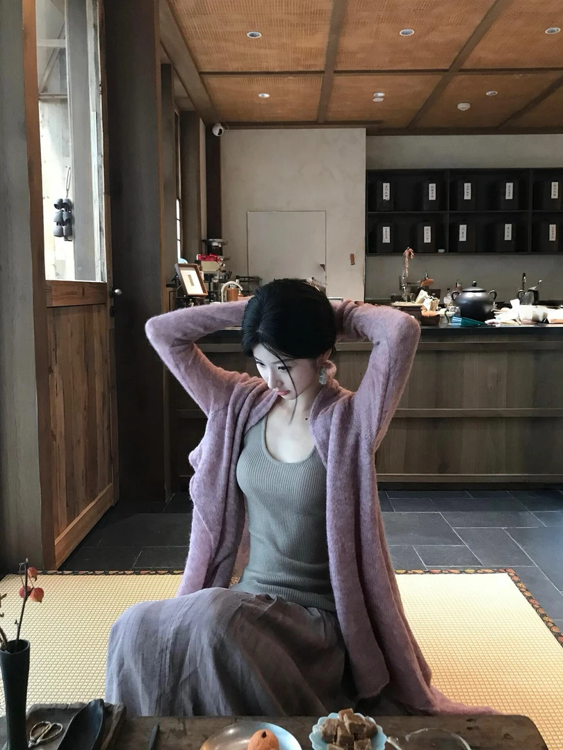 2025秋季新款韩系紫色中长款针织开衫内搭背心上衣半身裙三件套女