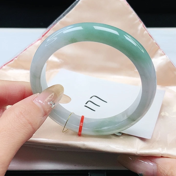 翡翠手镯未镶嵌56.8 正圈