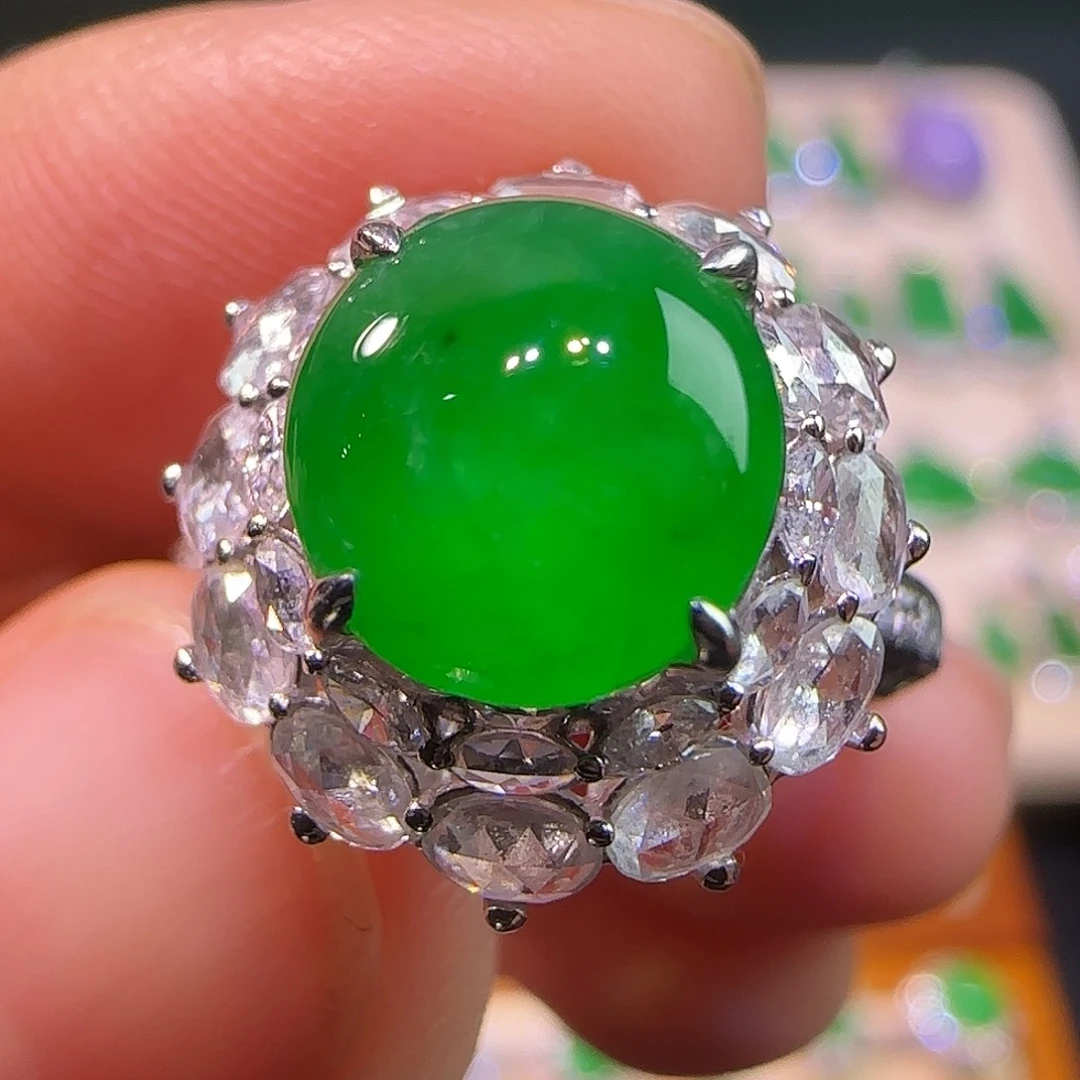 翡翠18K金镶嵌戒指