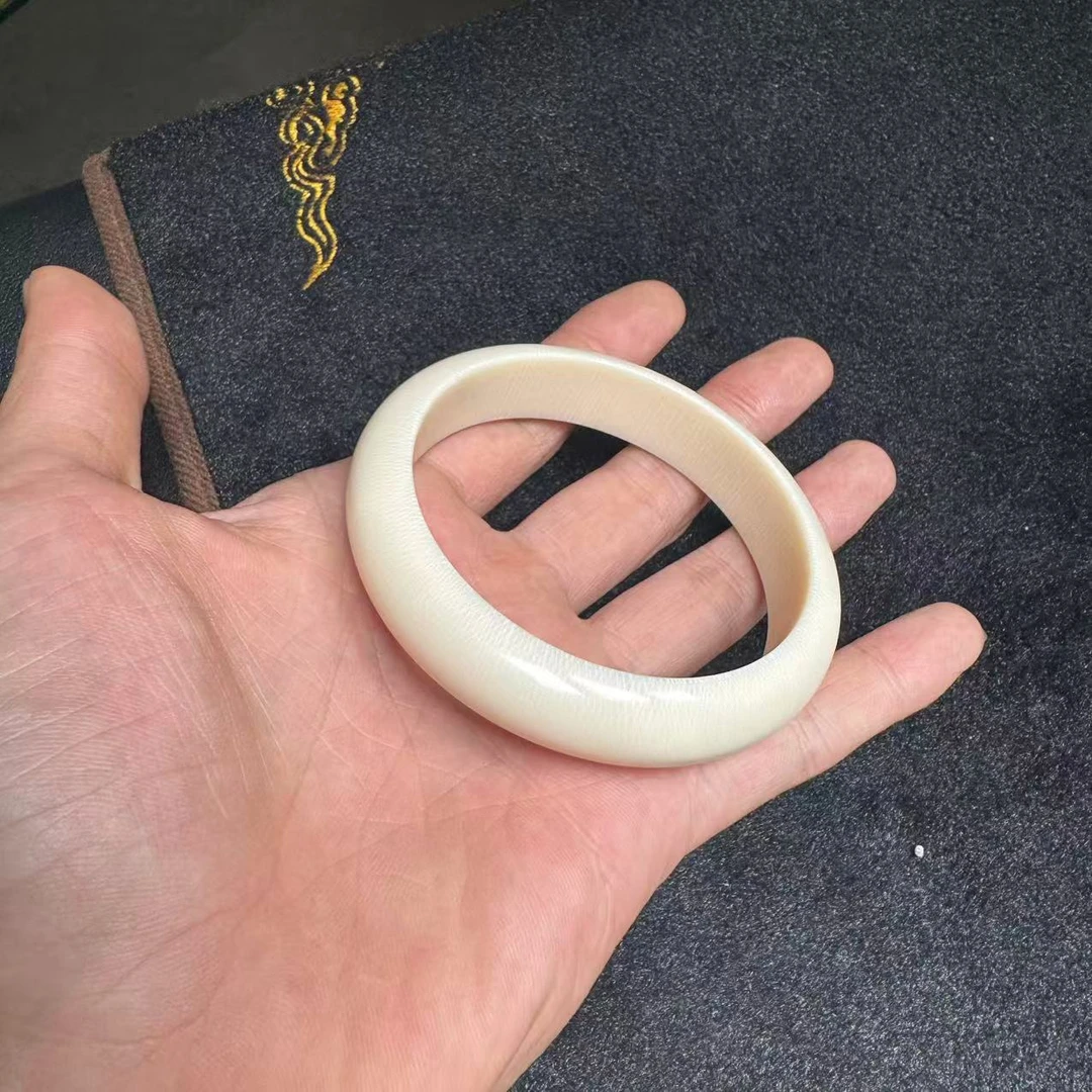 非金属羽毛手镯 非金属羽毛手镯 牙牙手镯—多样性发