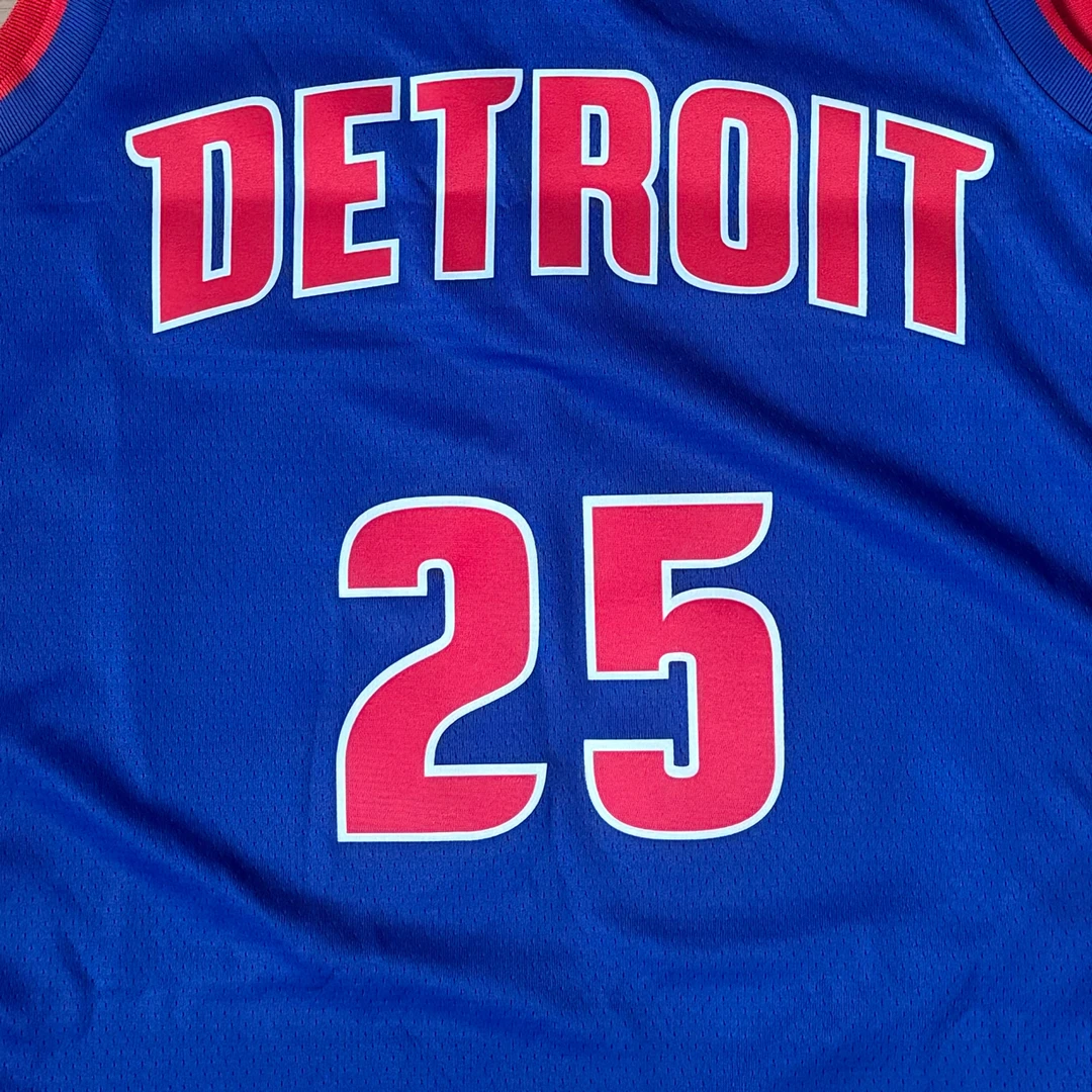 罗斯亲签活塞球迷版球衣