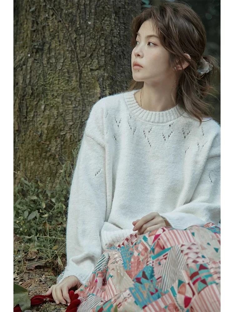 韩国东大门秋冬季新款设计感小花纹圆领毛衣ins慵懒感长袖针织衫