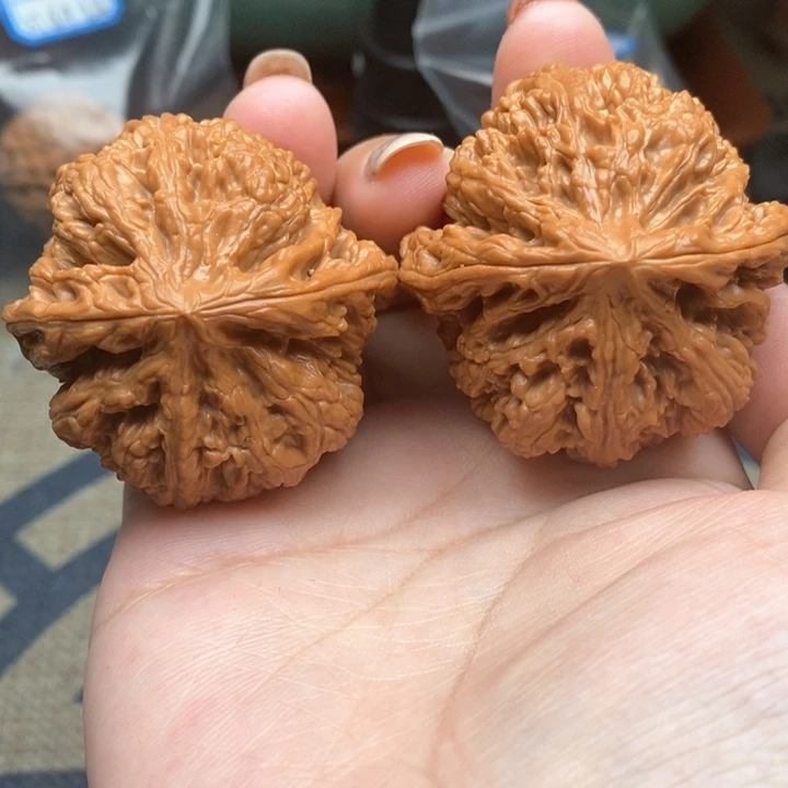 猴头核桃吊坠8002号粗筋45.5，45.43原装果