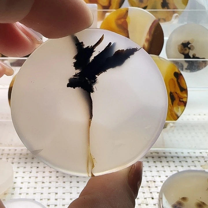 玛瑙/玉髓未镶嵌珠宝奇石