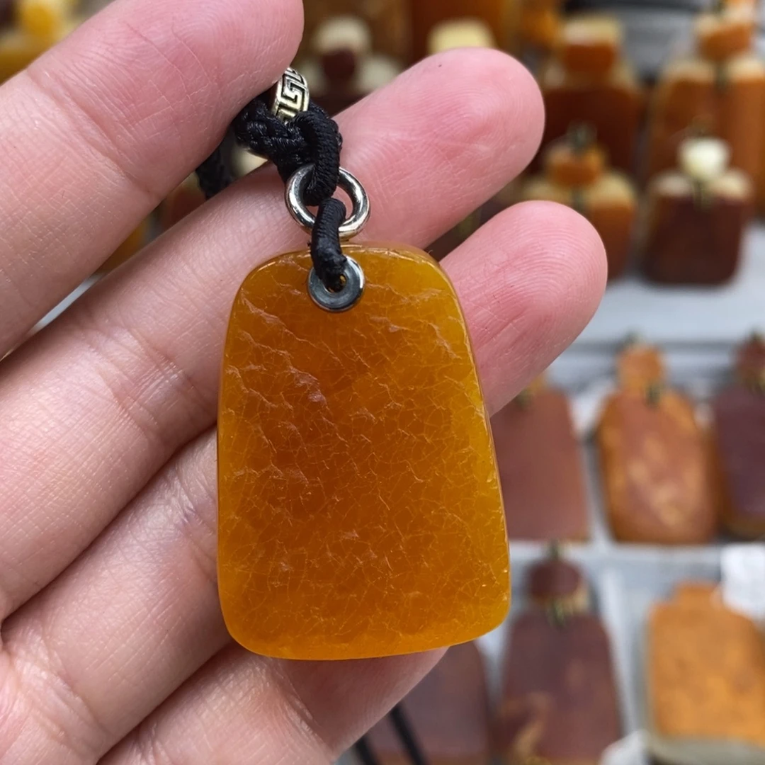 蜜蜡未镶嵌珠宝奇石