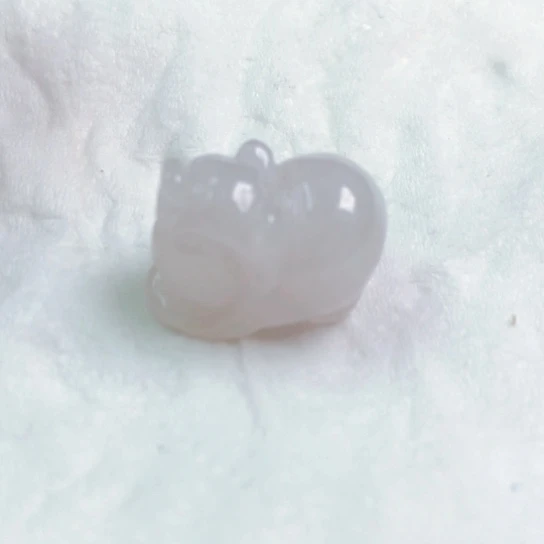 翡翠颈饰未镶嵌心***?吊坠