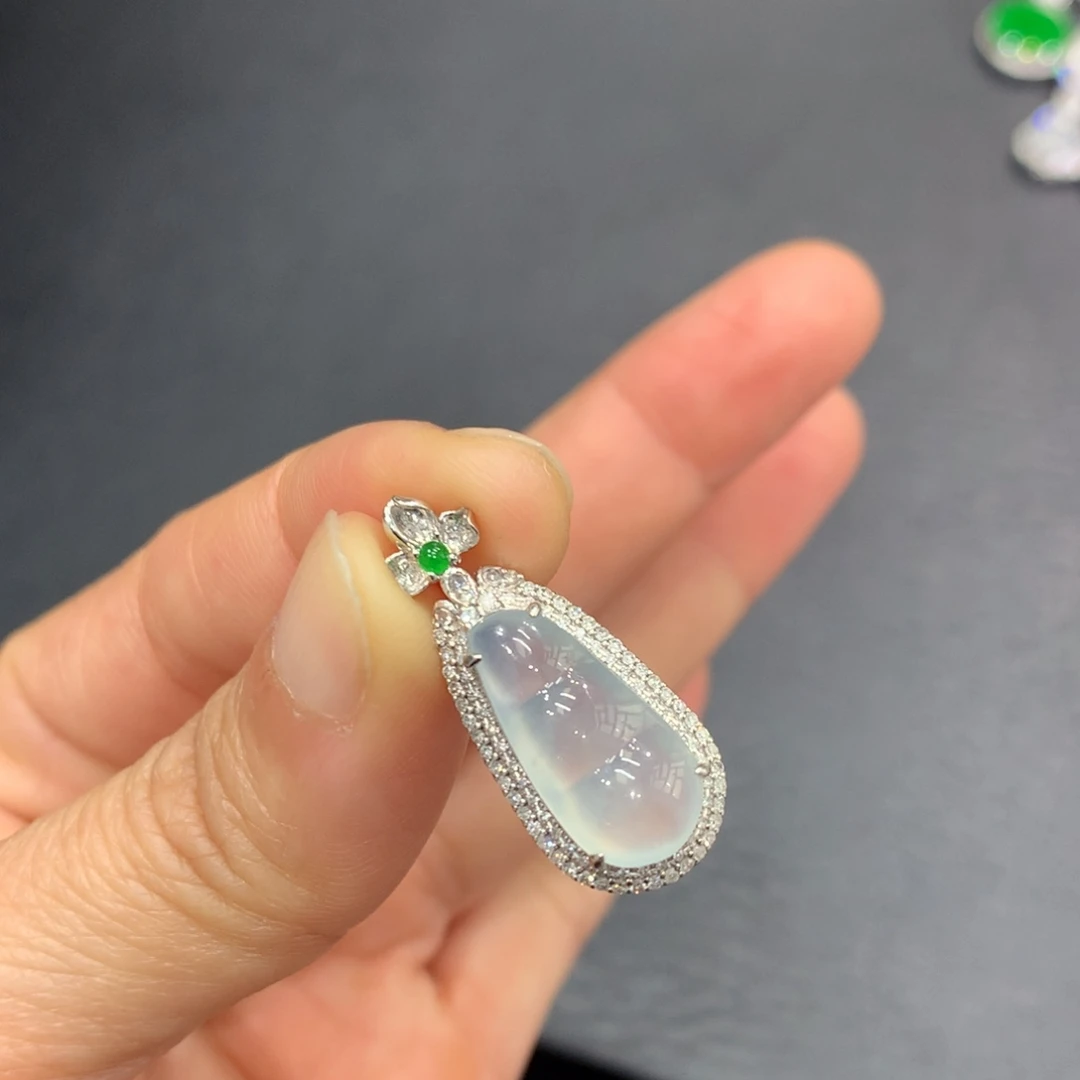 翡翠18K金镶嵌吊坠(不含链)