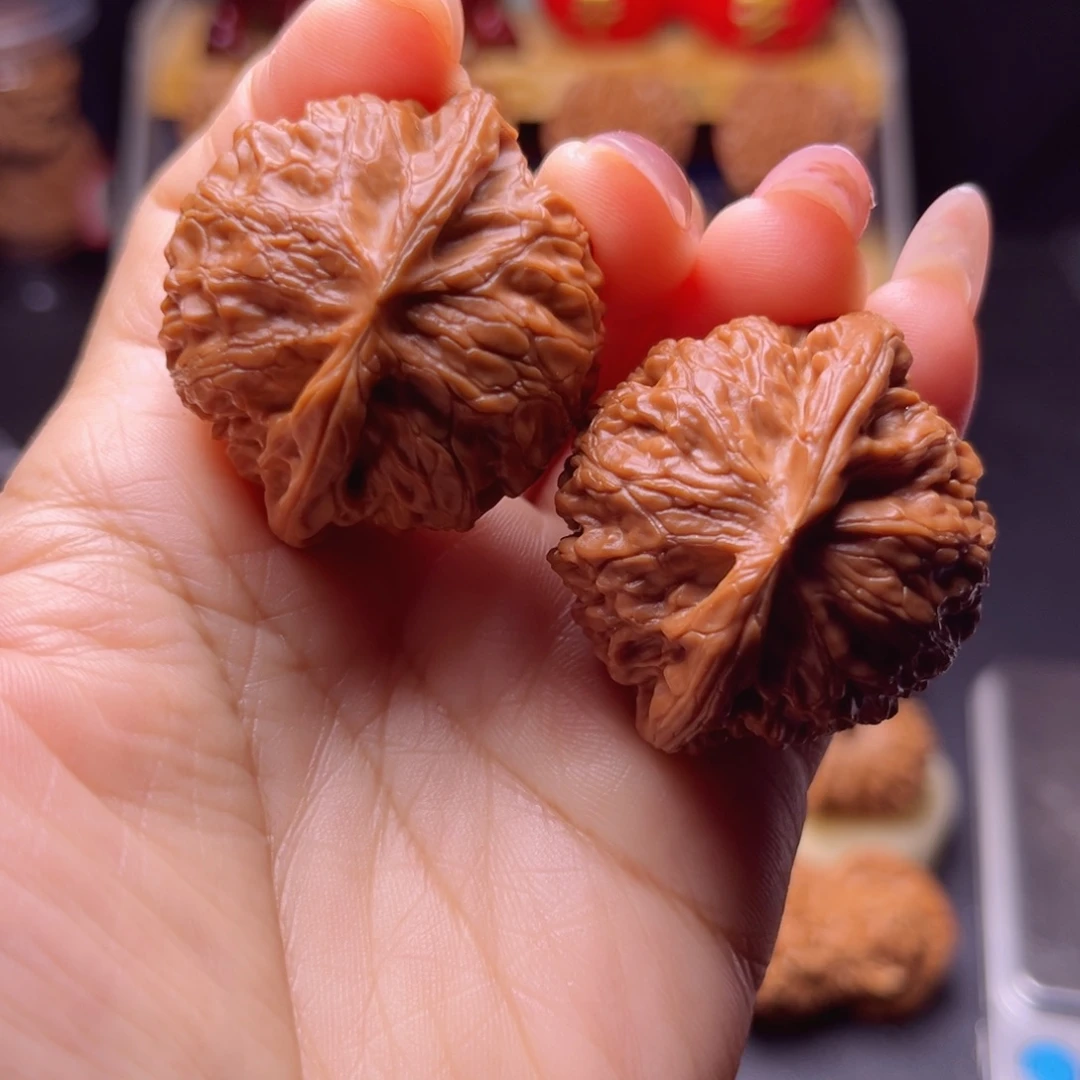 文玩核桃吊坠肉球宫灯，全品对