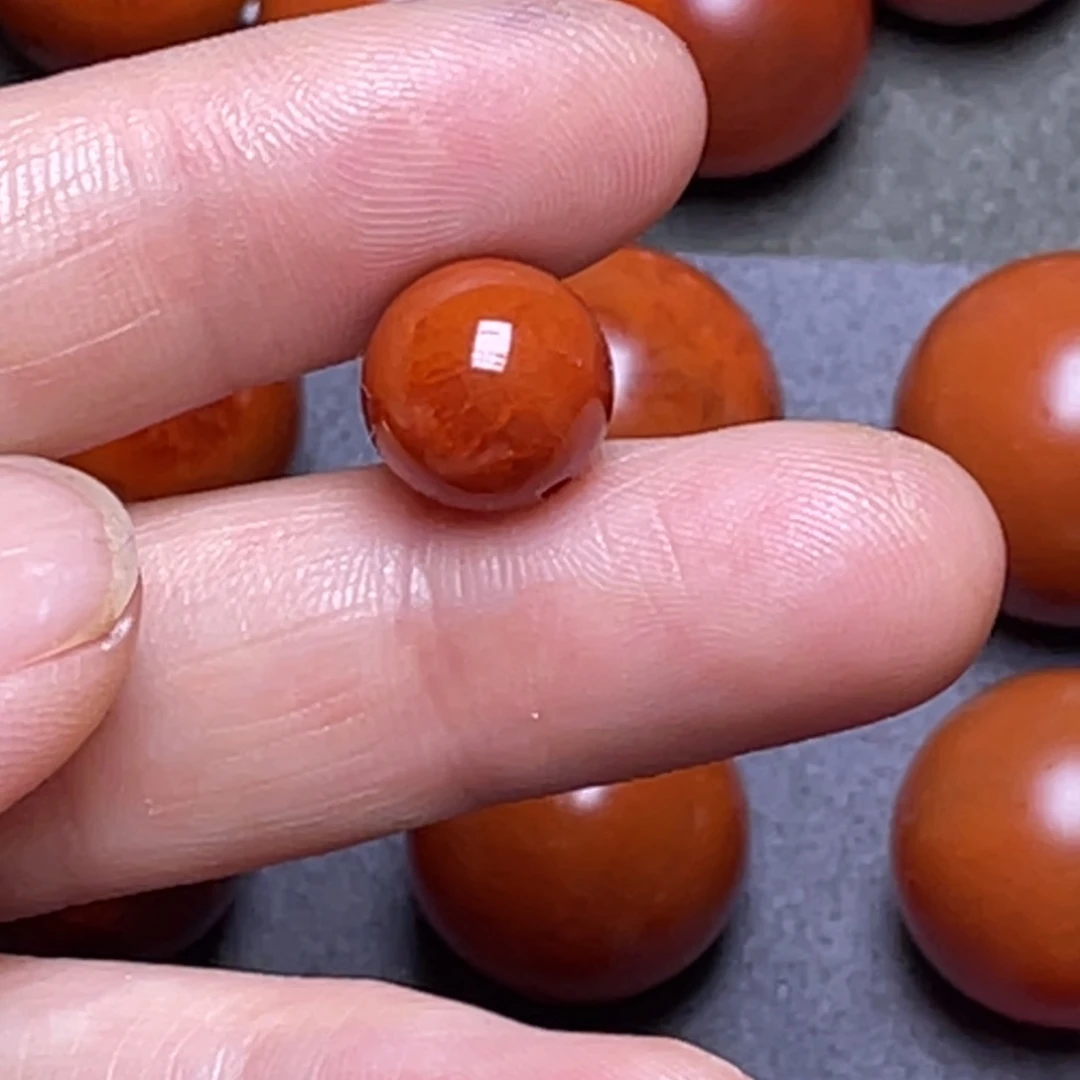 南红玛瑙原矿南红珠子10.6毫米未镶嵌Y**～