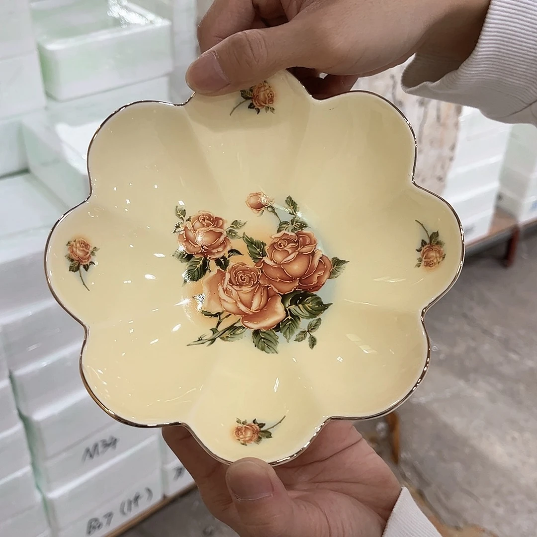 高端 陶瓷………………04