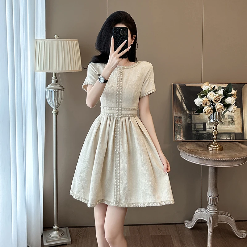 2025夏季新款御姐轻熟风时尚小众设计感气质减龄收腰小香风连衣裙