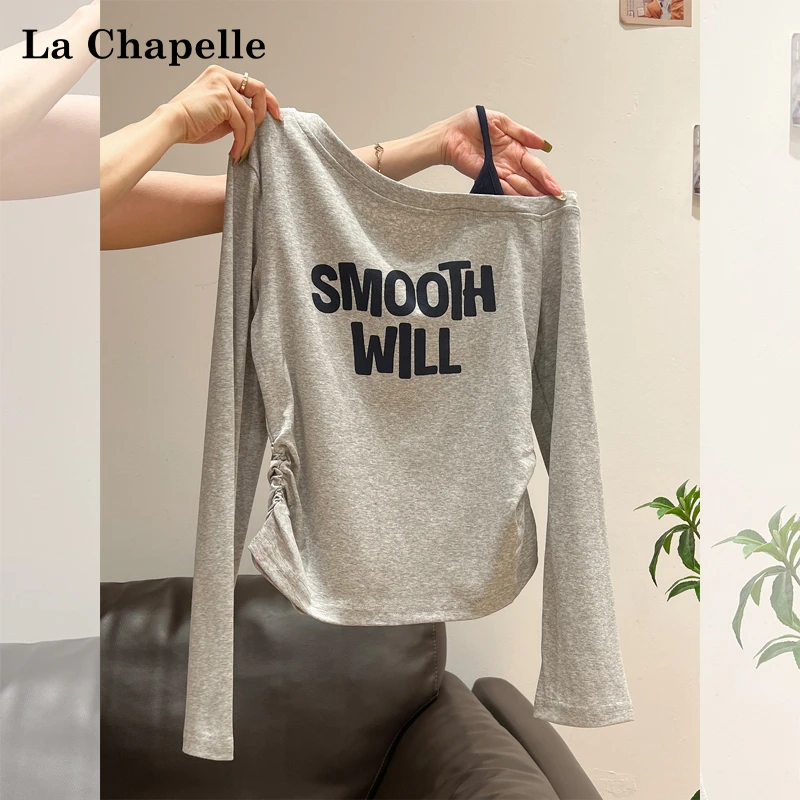 拉夏贝尔印花性感斜肩拼接吊带长袖T恤女秋新款褶皱收腰露肩上衣