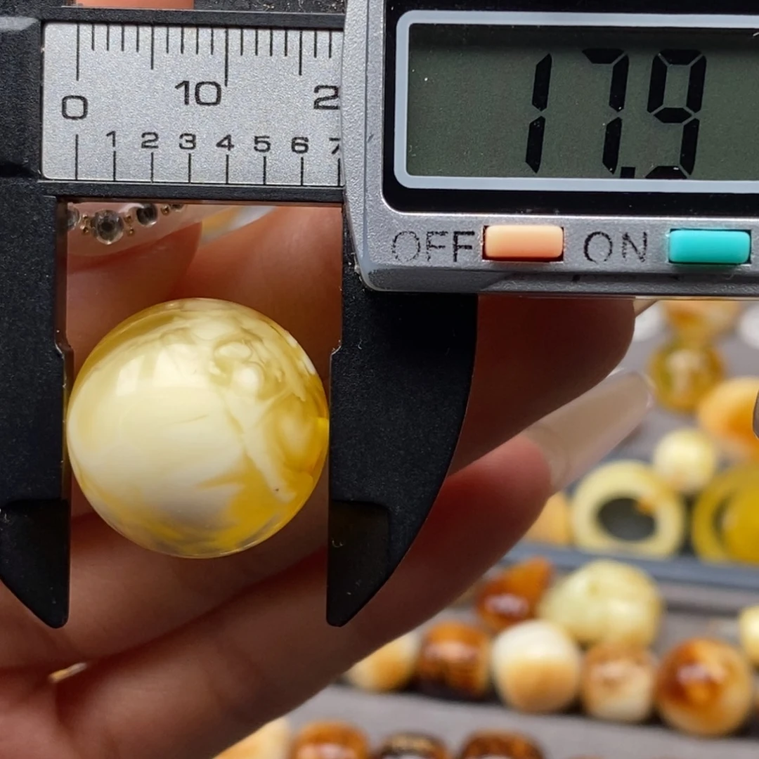 琥珀未镶嵌耳饰圆珠