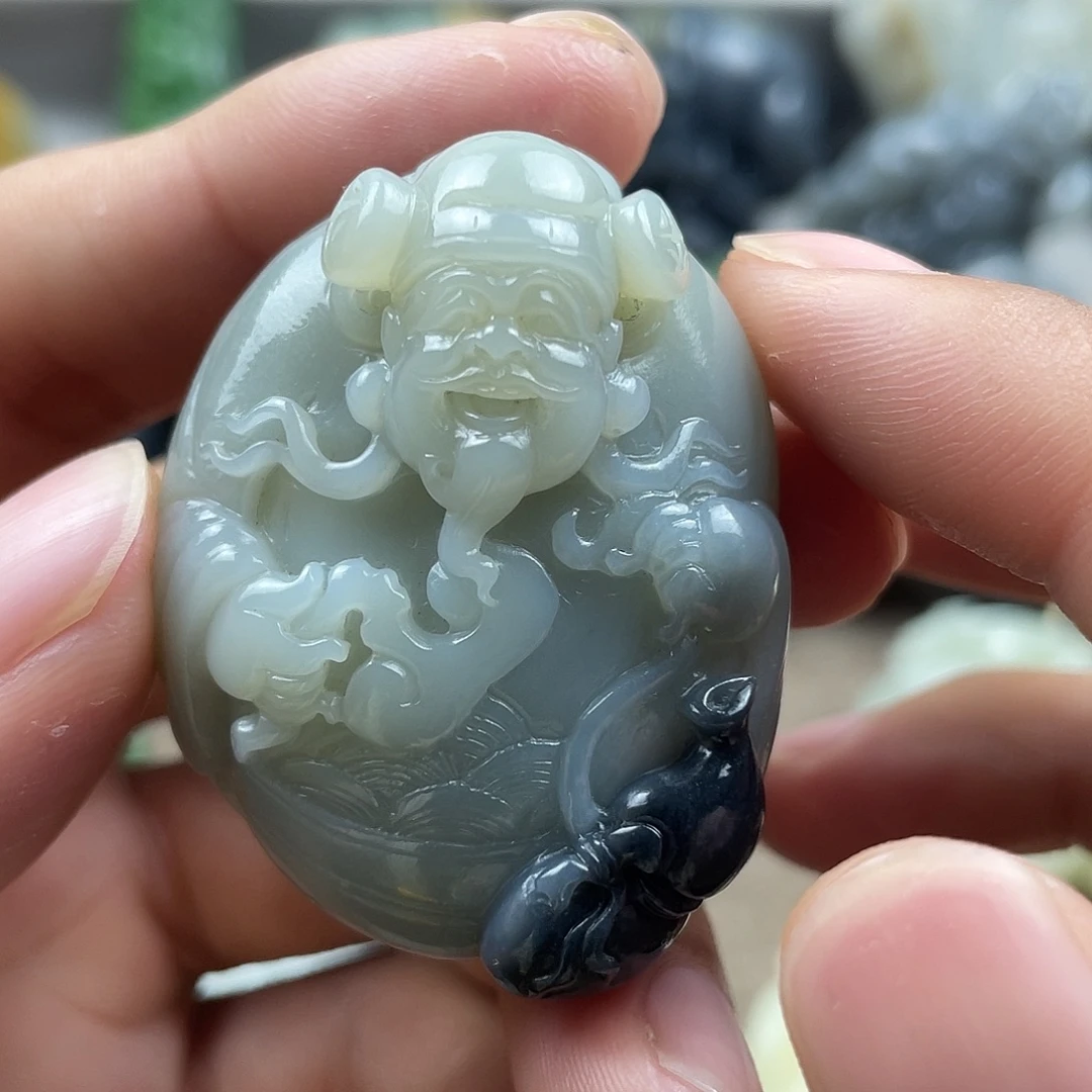 和田玉未镶嵌把件