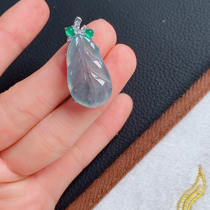 翡翠未镶嵌颈饰翡翠64