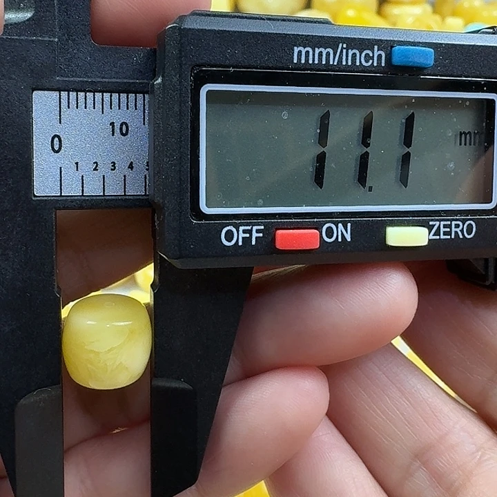 8***8蜜蜡未镶嵌裸石29