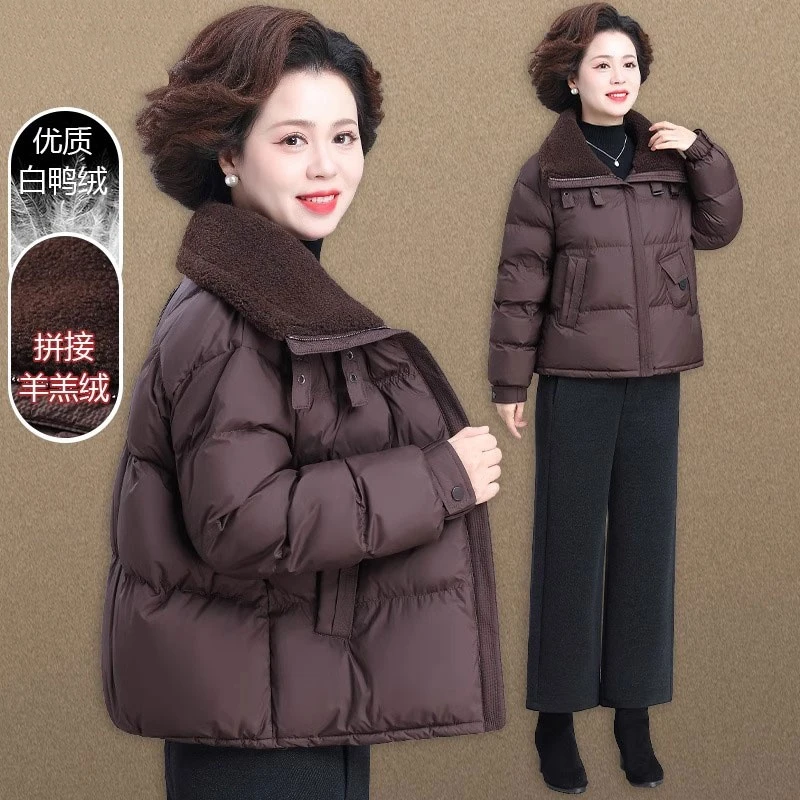 小个子妈妈冬装短款羽绒服洋气时尚羊羔领上衣中老年人冬季外套女