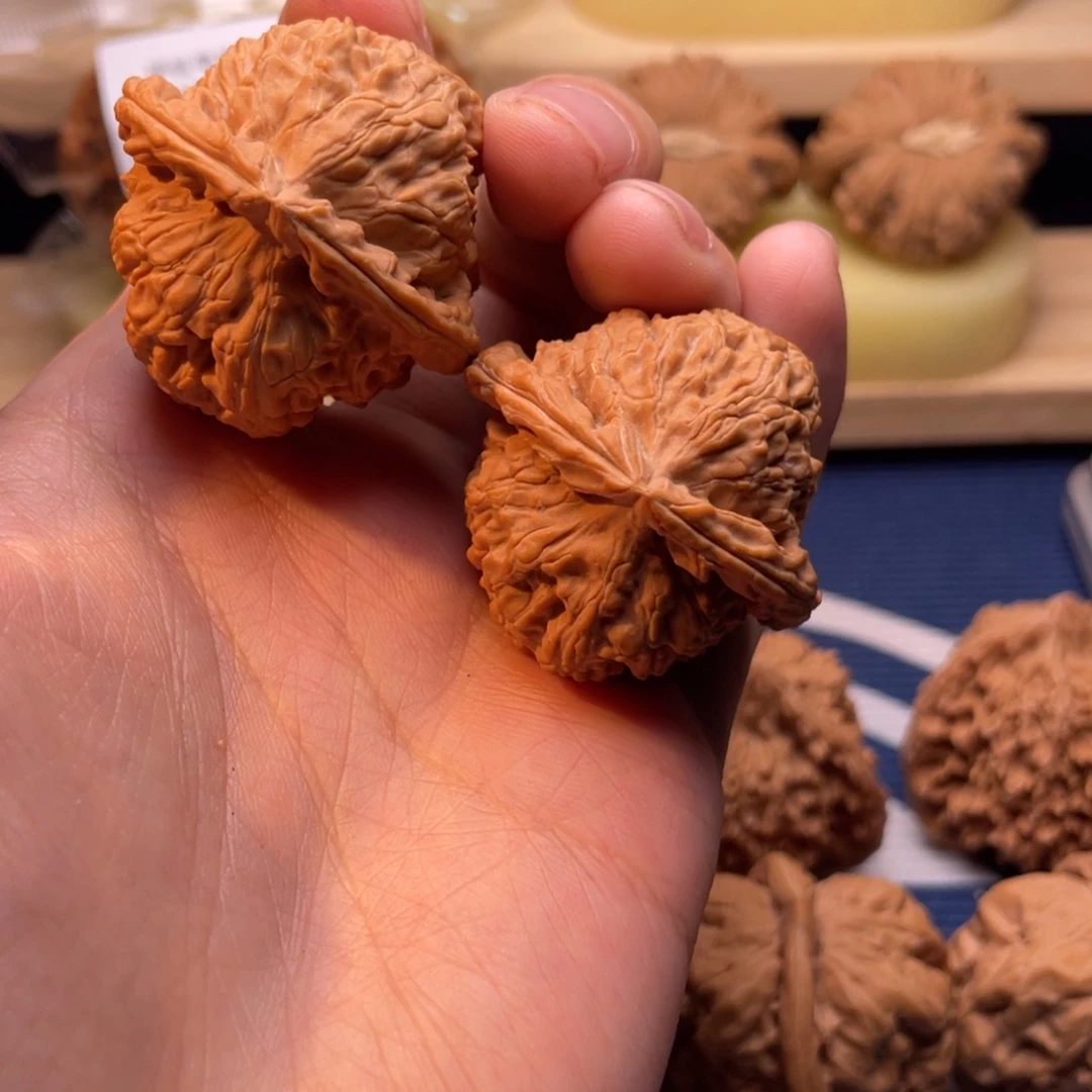 文玩核桃三角白38尺