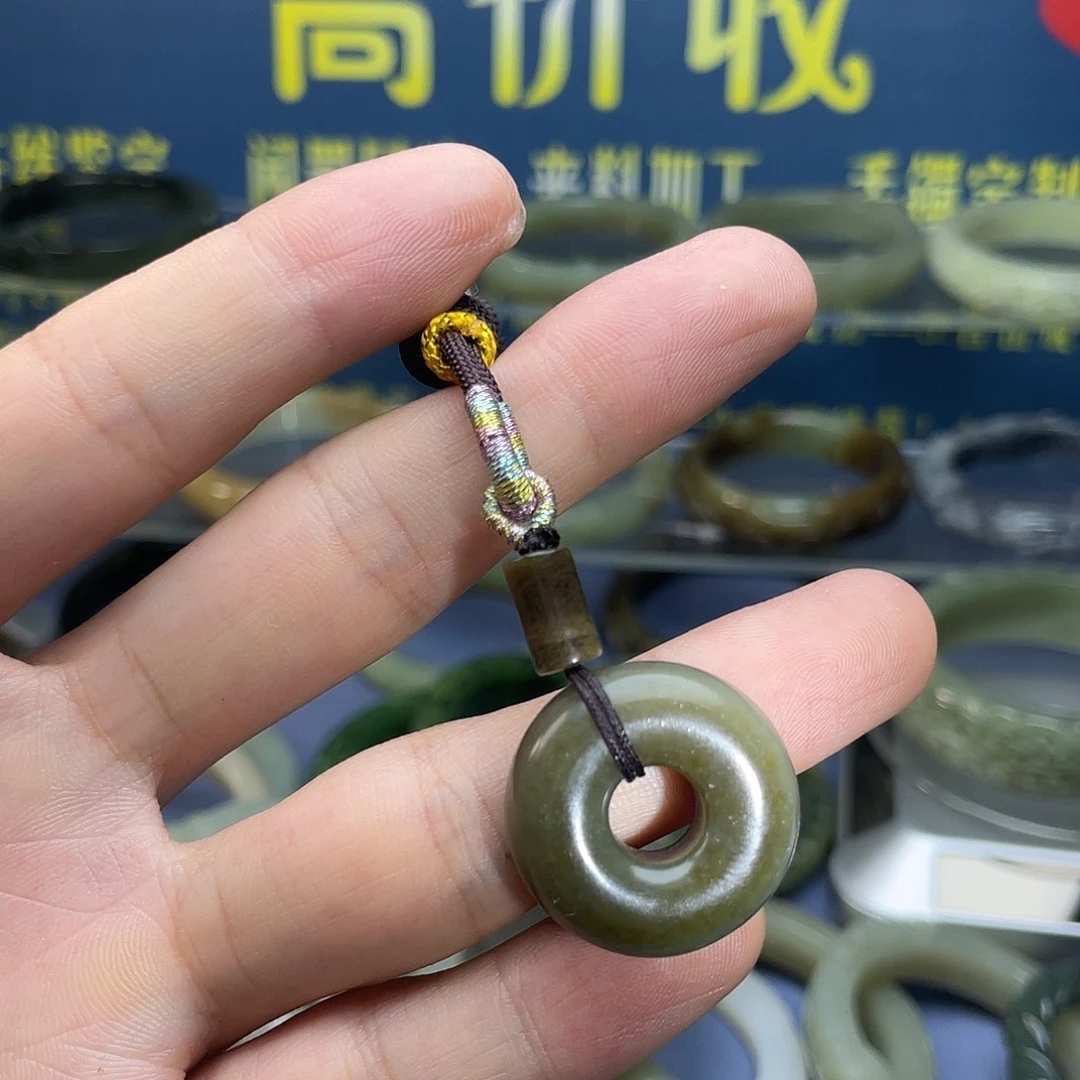 和田玉（糖玉）未镶嵌颈饰小包容