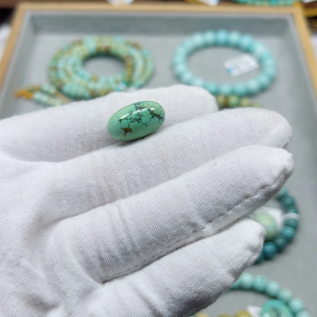 绿松石未镶嵌挂件