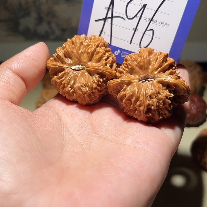 文玩核桃把件我是a 96