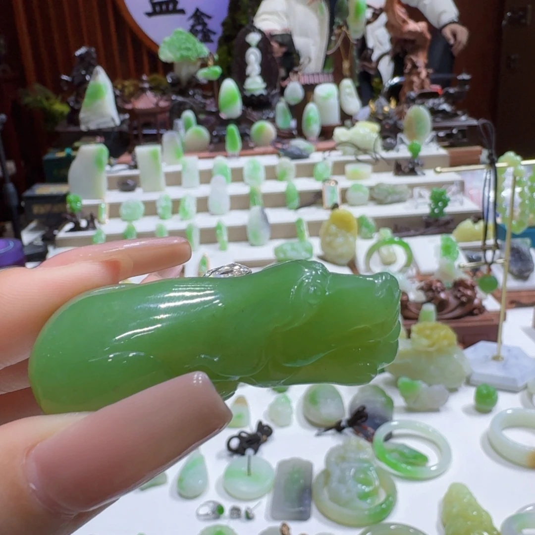 和田玉（翠青玉）未镶嵌颈饰翠青旺财