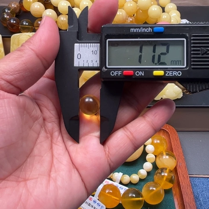 琥珀未镶嵌珠宝奇石M1060号金珀珠珠